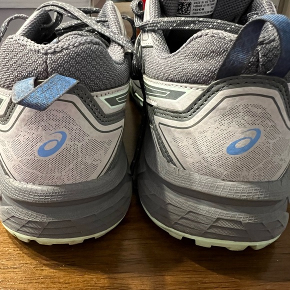 Grey and Mint Green ASICS - Picture 5 of 5